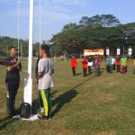 Babinsa Koramil 04/Sangasanga Latih Siswa SMA Paskibraka Tingkat Kecamatan