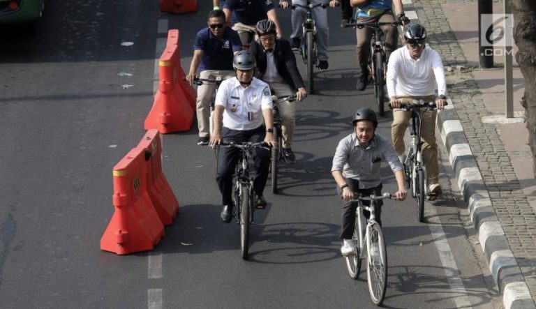 Jalur Sepeda dan Tantangan Anies Baswedan